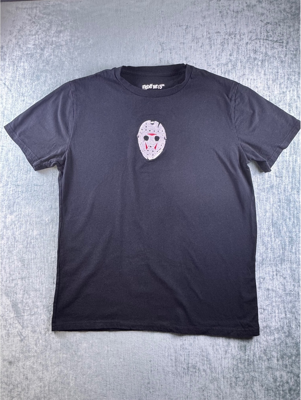 Friday the 13th Jason embroidered mask tee men’s L